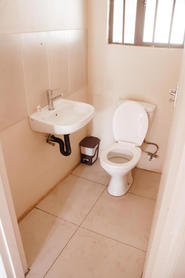 Leeville Guesthouse Kasane Εξωτερικό φωτογραφία